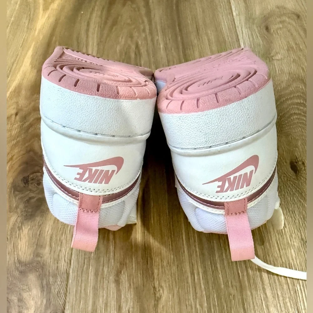 Nike Court Borough Mid 2 Pink Metallic Size 7Y / Women’s 8.5 – LNC